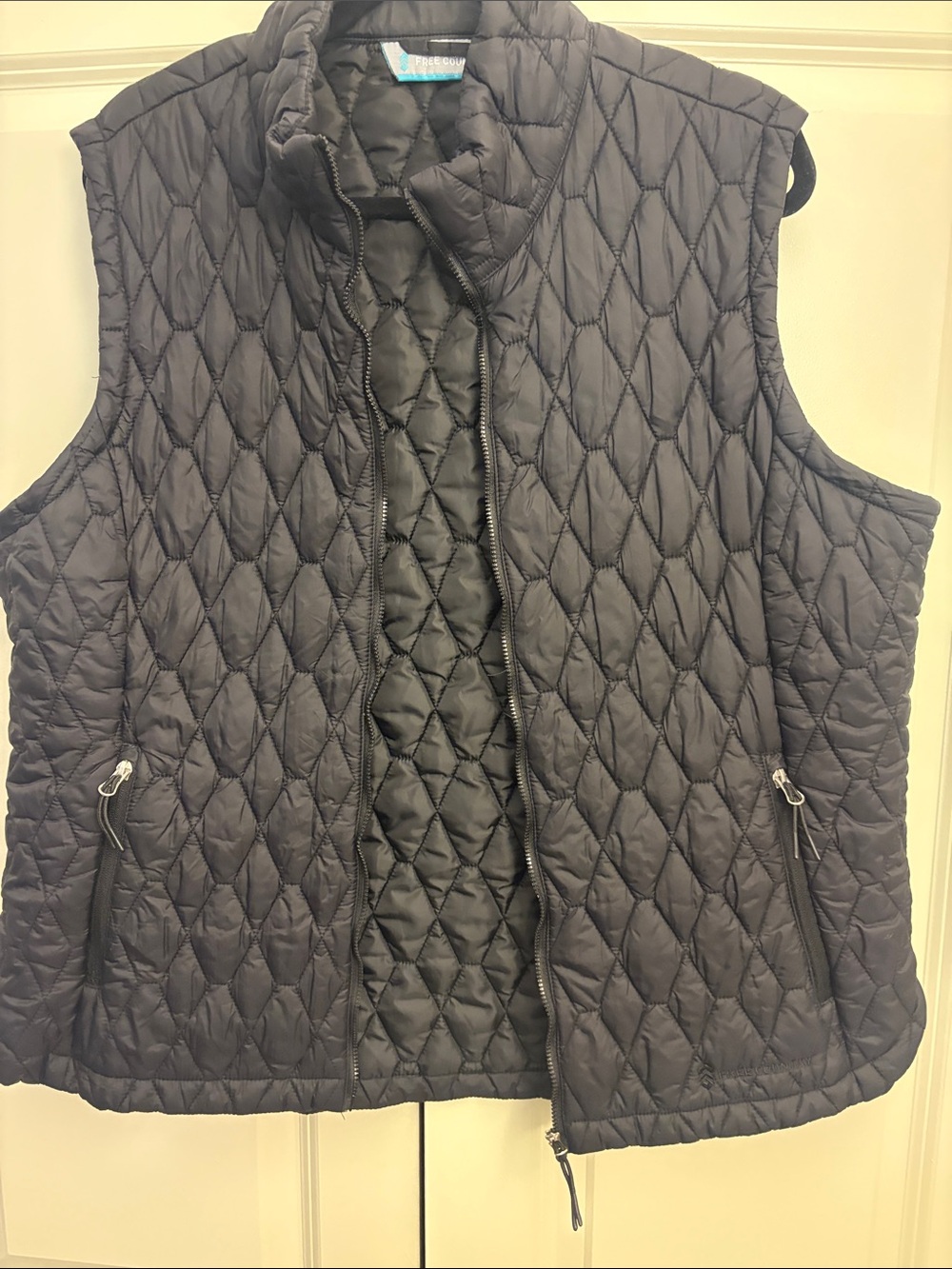 Free Country Black Quilted Vest with Teal Accent - Picture 3 of 5